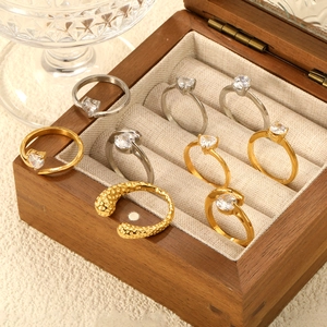 Bague En Acier Inoxydable Coeur Zirconium Plaqué Or 18K Bijoux Géométriques Élégants Minimalistes Pour Femmes Anti Allergie