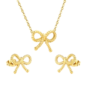Parure bijoux dorée avec pendentif nœud et boucles d'oreilles au design torsadé