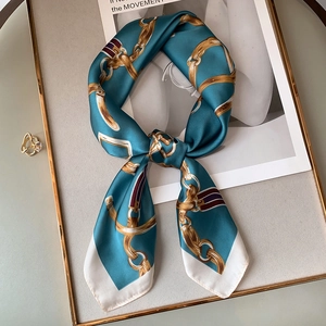 Foulard Carré En Satin Élégant Femmes Imprimé Chaîne Ceinture Vintage Simili Satin Bandana Mode Écharpe Douce