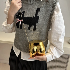 Creative gold butt-shaped metal crossbody bag with mirror finish and slim chain strap