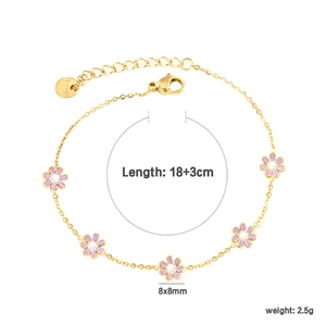 Detail of gold-plated stainless steel bracelet with small purple daisy flowers and dimensions