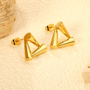 Minimalist golden triangular cone stud earrings in polished 925 sterling silver