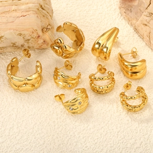 Boucles D'oreilles Créoles En C Acier Inoxydable Plaqué Or 18K Irrégulier Ondulé Géométrique Zircon Pour Femmes