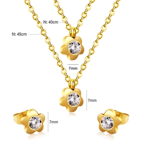 Detailed view showing 7mm flower pendant sizes and 40cm or 45cm necklace chain lengths