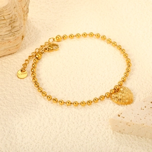 Chic bracelet à perles en acier inoxydable doré avec pendentif cœur texturé pour femme