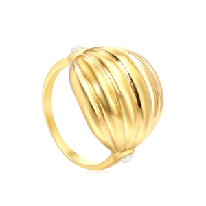 Anello aperto in acciaio inossidabile dorato con perla d'oliva testurizzata e perle