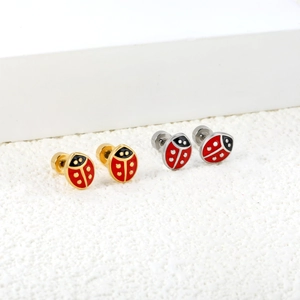 Boucles d'oreilles coccinelle mignonnes plaquées or et argent avec émail rouge