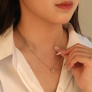 Collana Con Pendente A Farfalla Acciaio Inossidabile Placcato Oro 18K Zirconia Catena Clavicola Gioielli