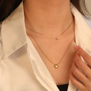 Collier double épaisseur en or pour femme avec pendentif cœur et pierre de zircon