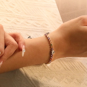 Chic heart-shaped crystal bracelet with colorful gradient cubic zirconia in claw setting
