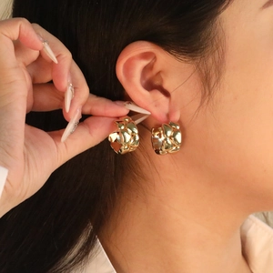 Orecchini a cerchio a C placcati in oro 18K con trama intrecciata spessa gioielli di lusso