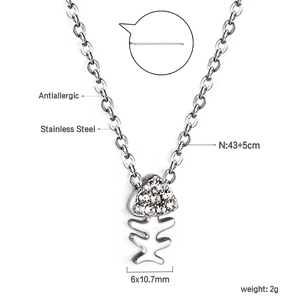 Collier arête de poisson en acier inoxydable avec strass et détails de taille 43+5cm