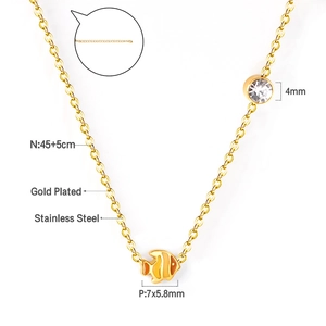 Collier en acier inoxydable doré avec pendentif poisson tropical en émail et zircon