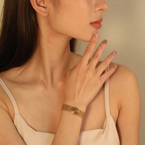 Vintage Mesh Chain Bracelet For Women 18K Gold Plated Stainless Steel With Oval Amber Stone Retro Watchband Style Elegant Accessory