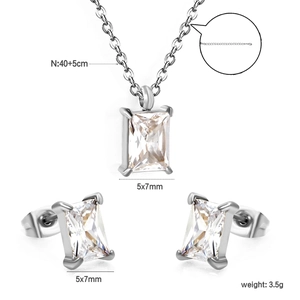 Details des Zirkonia Schmucksets mit 5x7mm rechteckig geschliffenen Steinen und Kette