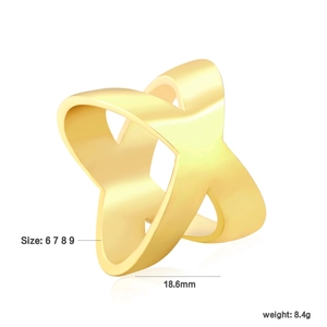 Vue détaillée de la bague croisée en or mat montrant les dimensions et le design moderne en X