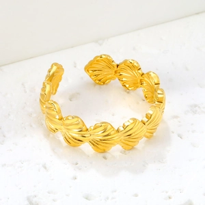 Bague ouverte ajustable en acier inoxydable plaqué or 18 carats au design coquillage