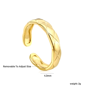Bague ouverte en acier inoxydable plaqué or 18K avec motif de relief matelassé chic