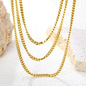 Three-layered gold curb chain necklace in minimalist stainless steel for women
