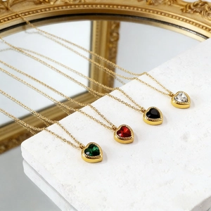 Heart Shaped Pendant Necklace Stainless Steel Gold Plated Crystal Clavicle Chain Elegant Sweet Jewelry For Women