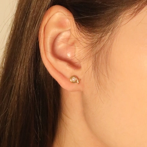 Fashionable Stainless Steel Artificial Pearl Stud Earrings Twisted Cross Geometric Design Minimalist Jewelry For Women