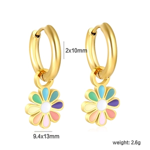 Boucles d'oreilles créoles en acier doré avec pendentifs marguerites colorées