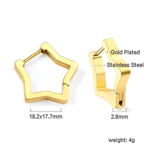 Detail of gold-plated stainless steel star-shaped hoop earrings with size measurements