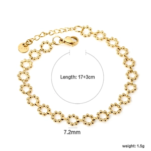 Detail view of 18K gold plated stainless steel bracelet with 17+3cm length and 7.2mm width