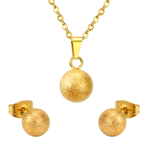 Parure bijoux dorés sablés avec collier pendentif boule et boucles d'oreilles clous