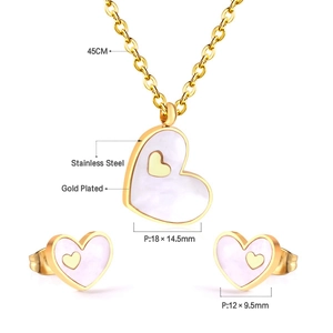 Detailed size and material specs for gold-plated heart necklace and earrings set