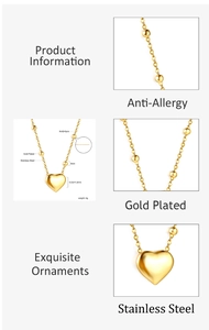 Détail du collier pendentif cœur en acier inoxydable plaqué or 18K avec billes lisses