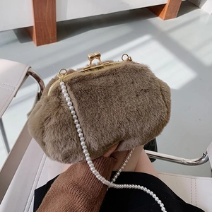 Women Plush Faux Fur Shell Bag Artificial Pearl Chain Metal Clasp Vintage Winter Crossbody Shoulder Handbag