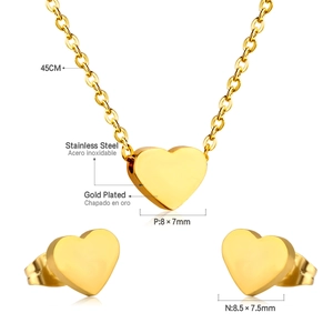 Detailed size specifications for gold heart earrings and necklace set in stainless steel
