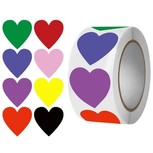 Rouleau d'autocollants colorés en forme de cœur en huit couleurs vives pour emballages cadeaux