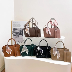 Collezione di borse tote a scacchi con sciarpa di seta e portamonete in 6 colori