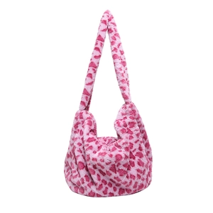Borsa hobo chic in peluche leopardata rosa con tracolla a catena alla moda per l'inverno