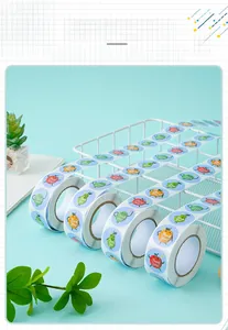 Détail d'autocollants ronds Thank You fruits cartoon pour emballage cadeau et DIY