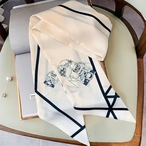 Elegante foulard stretto avorio con bordi blu navy e divertente illustrazione di carlino