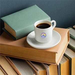 Set de tasse à café en céramique rétro avec motif arc-en-ciel sur livres anciens
