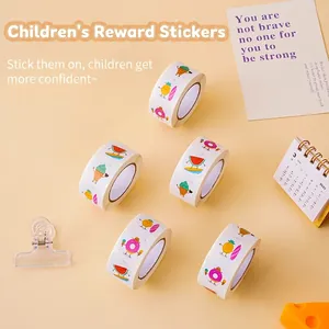 Cinq rouleaux d'autocollants de récompense pour enfants aux motifs de fruits mignons