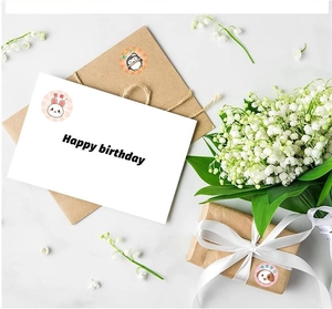 Detailansicht süßer Tier Belohnungsaufkleber mit Geburtstagskarte und Geschenkbox