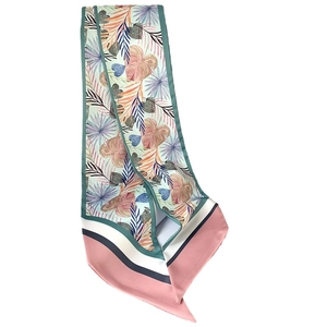 Foulard étroit en soie avec imprimés tropicaux et cœurs pour cheveux ou accessoires