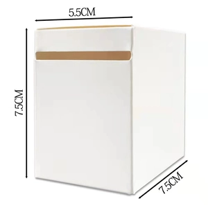 Boîte cadeau rectangulaire blanche avec rayure dorée, taille 7,5x7,5x5,5 cm pour bijoux