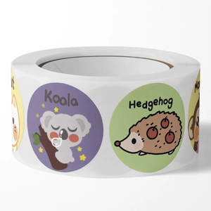 Rouleau de 500 autocollants de récompense mignons avec des motifs d'animaux dessinés à main