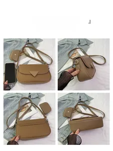 Vues détaillées d'un sac à bandoulière marron texturé avec petit porte-monnaie rond