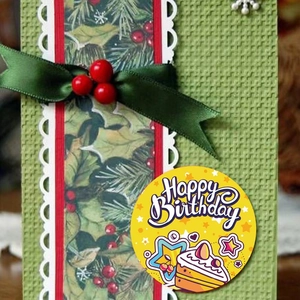 Carte verte avec un nœud rouge et autocollant Happy Birthday pour emballage cadeau