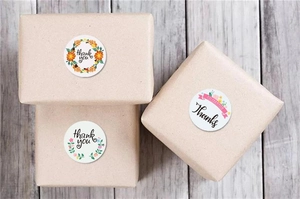 Floral thank you stickers on kraft boxes for wedding party decor and gift sealing