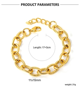 Dettaglio del bracciale a catena dorata con trama a spirale e indicazione delle dimensioni