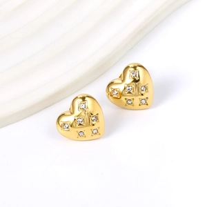 Elegante 18K vergoldete Herz-Ohrstecker mit Zirkonia-Steinen im Sternen-Schliff