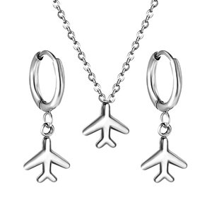 Set di gioielli in acciaio lucido con collana e orecchini a cerchio a forma di aereo